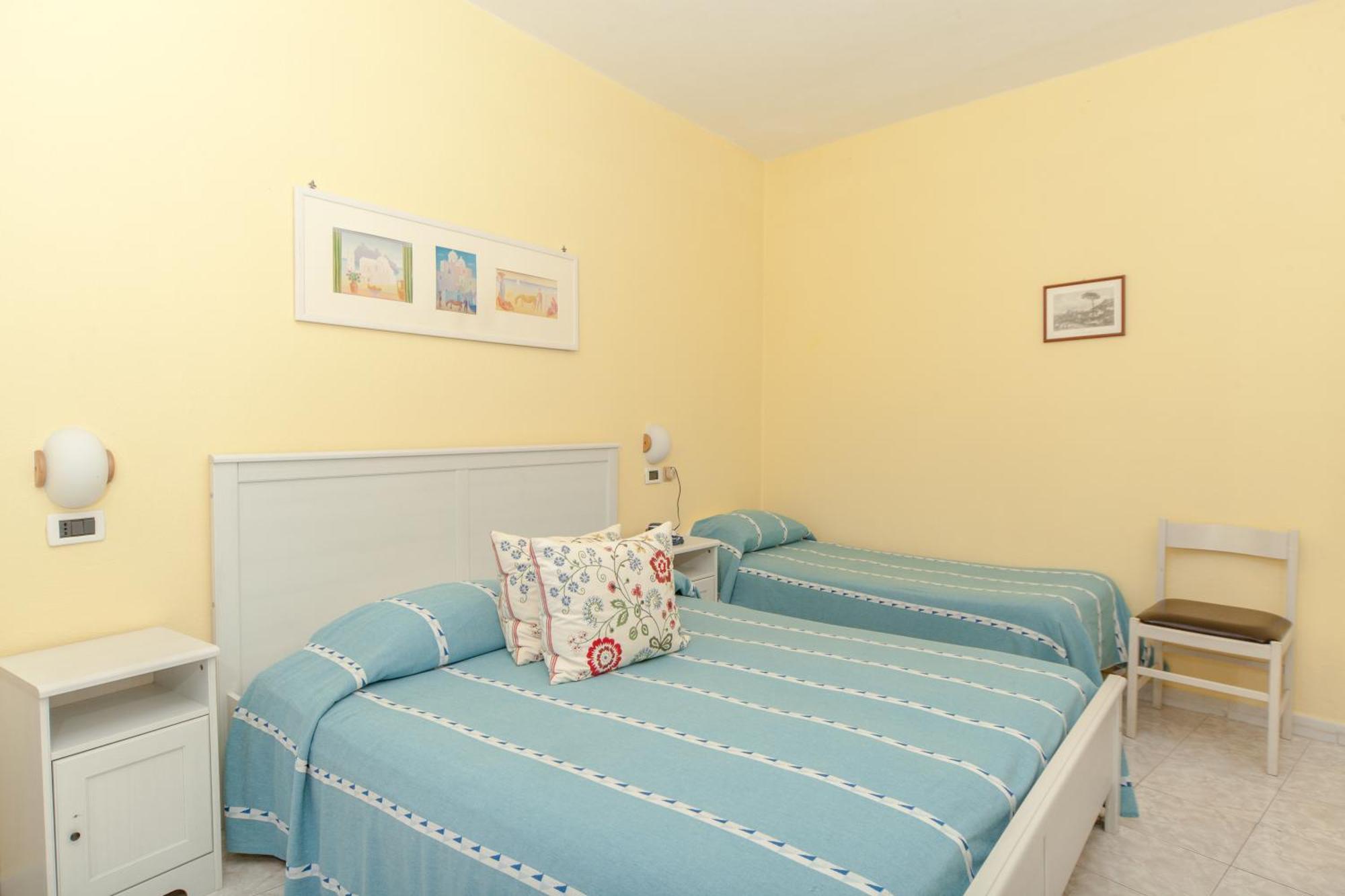Hotel Ape Regina Casamicciola Terme Room photo